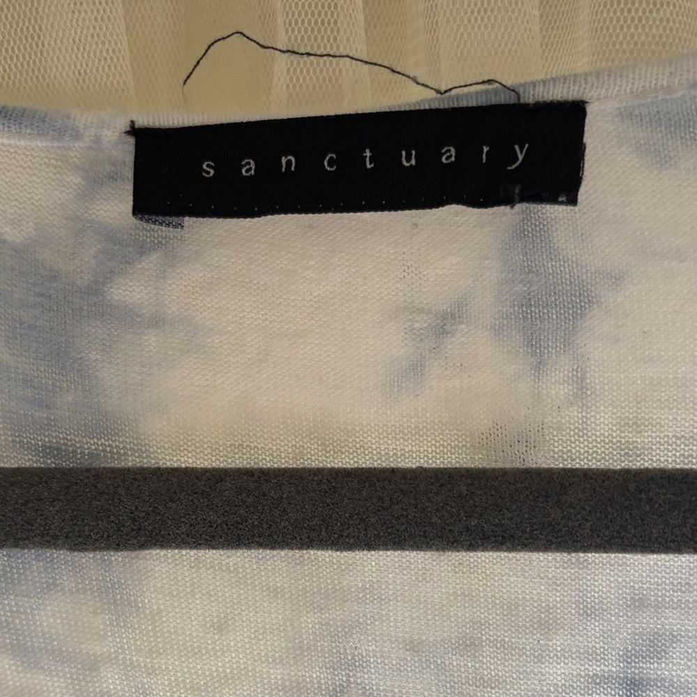 Linen size large to med